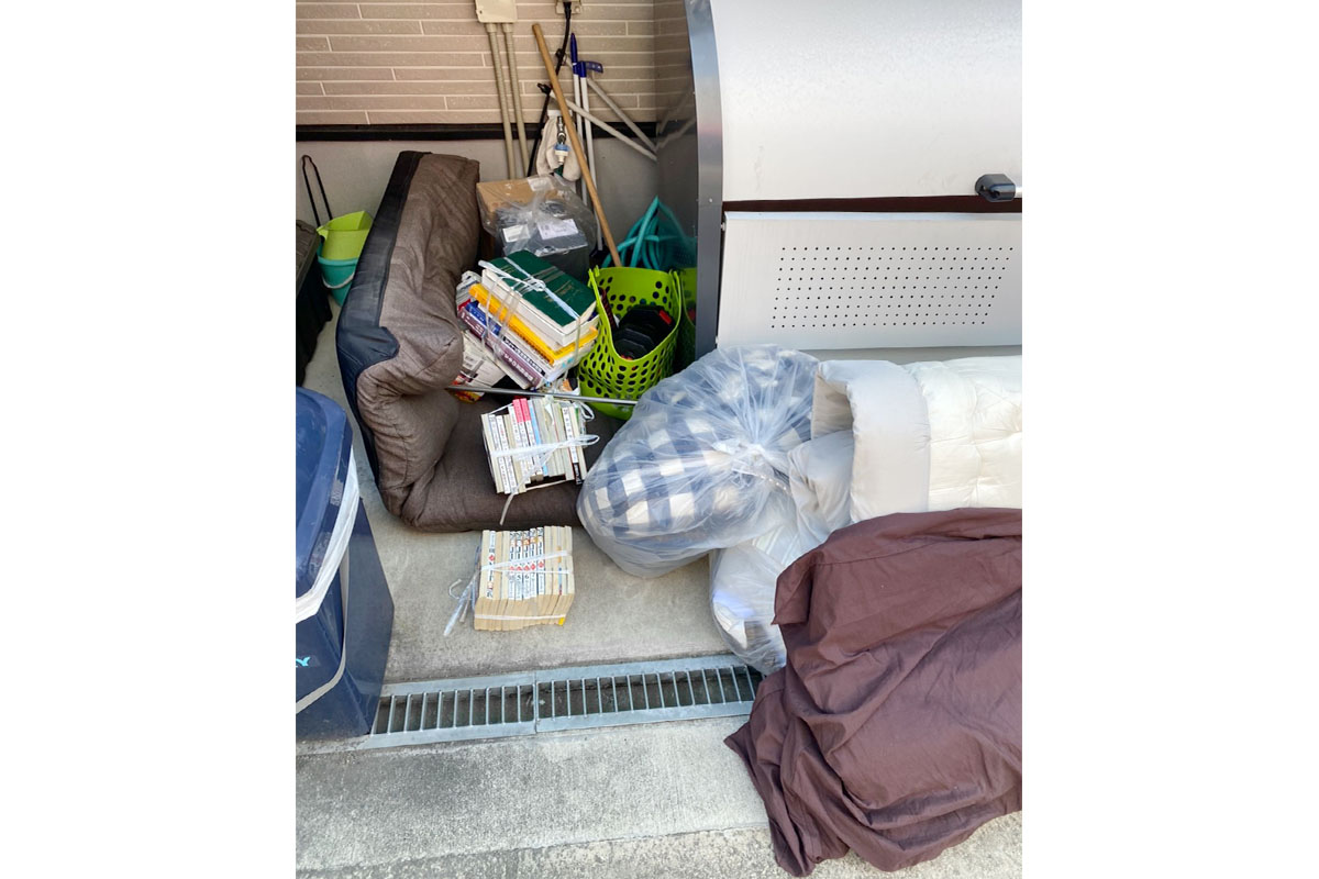 大阪市住之江区にて回収したソファー他不用品の写真